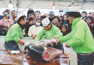 10-04-20足立市場魚まつり