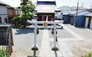 11-06-05神社2
