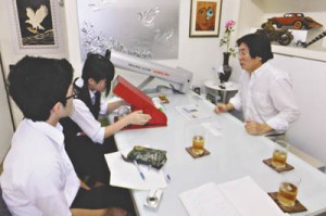 12-08職場・島崎38