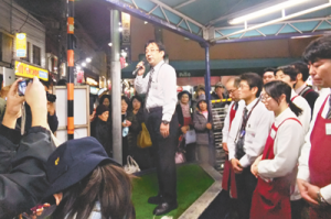 16-12-05トポス(店長あいさつ793